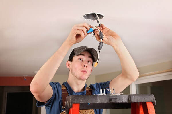 How to protect your electricianΓcos license after subcontractor negligence
